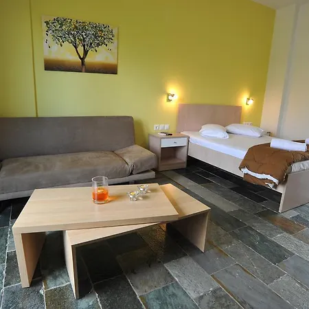 To Livadi Apartment Lefkogeia Exterior photo