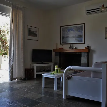 To Livadi Apartment Lefkogeia Exterior photo