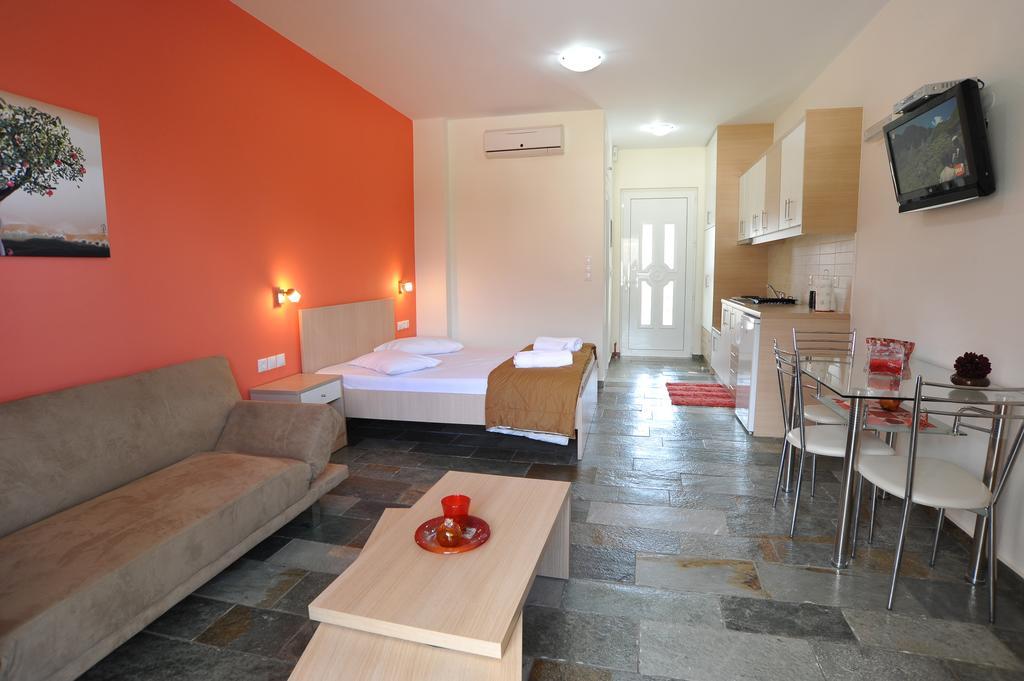 Apartment To Livadi Lefkogeia